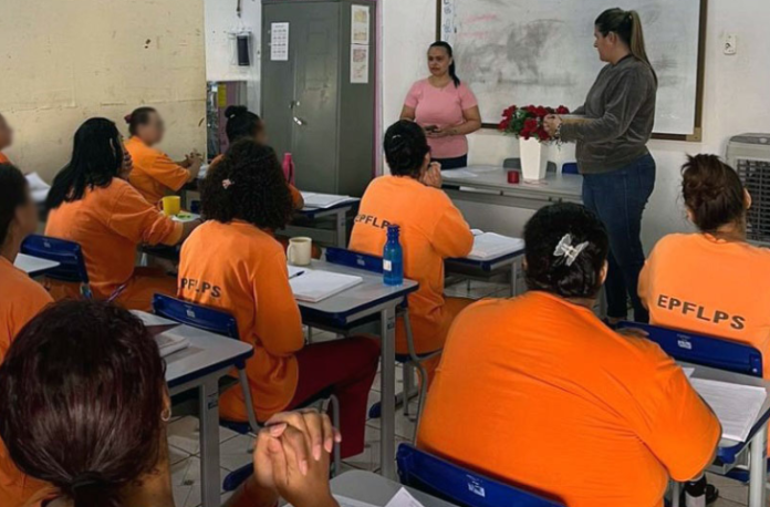 Jatei-recepcionista-e1748471305267-730x480