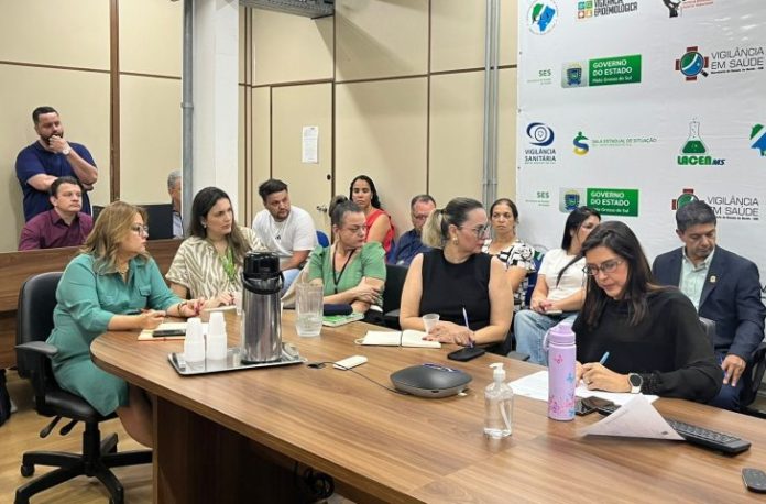 Reuniao-conjunta-03-10-2025-4-730x480